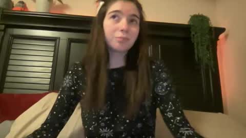 Snapshot of luvrxstarx chatting on 5, 12, 2025 luvrxstarx online show from 5, 12, 2025