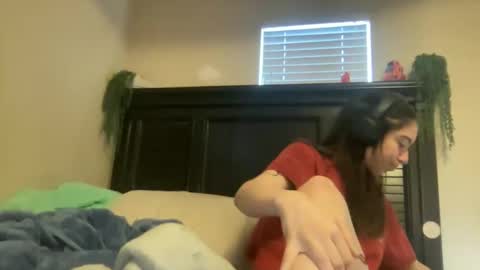 Snapshot of luvrxstarx chatting on 5, 1, 2026 luvrxstarx online show from 5, 1, 2026