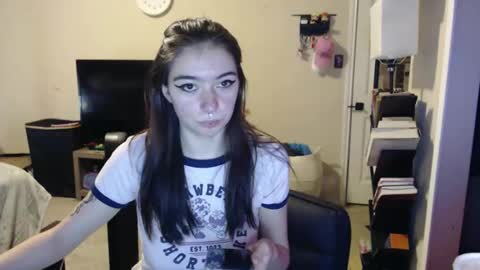 Snapshot of luvrxstarx chatting on 9, 1, 2026 luvrxstarx online show from 9, 1, 2026