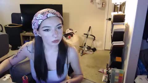 Snapshot of luvrxstarx chatting on 19, 3, 2026 luvrxstarx online show from 19, 3, 2026