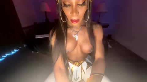 luvvlee online show from 3, 5, 2026