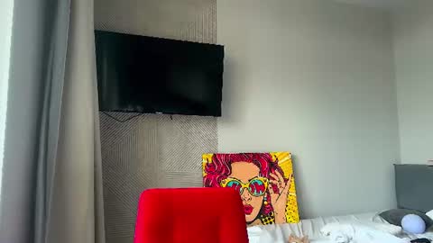Snapshot of lux_angel chatting on 25, 6, 2026 lux_angel online show from 25, 6, 2026
