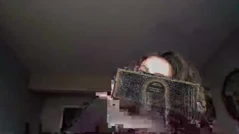 Lux anne online show from 6, 10, 2025