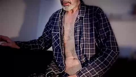 Snapshot of lux_dei chatting on 19, 10, 2025 Im a   -  CAMGUY YOU  LIKE to FUCK online show from 19, 10, 2025