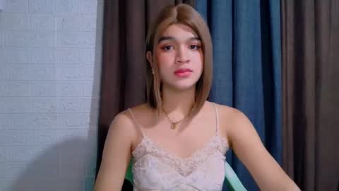 queen lux online show from 10, 3, 2026