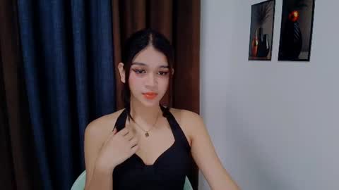 queen lux online show from 13, 7, 2026