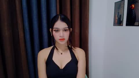 queen lux online show from 15, 7, 2026