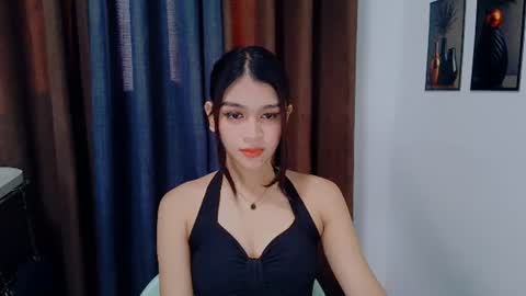 queen lux online show from 20, 7, 2026