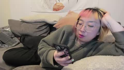 Snapshot of luxgray chatting on 3, 12, 2024 LuxGray online show from 3, 12, 2024