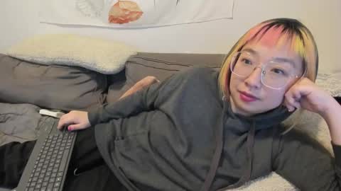 Snapshot of luxgray chatting on 4, 12, 2024 LuxGray online show from 4, 12, 2024