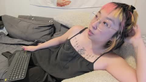 Snapshot of luxgray chatting on 5, 12, 2024 LuxGray online show from 5, 12, 2024