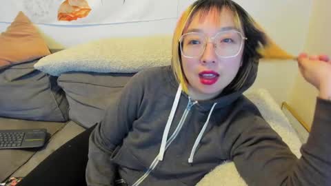 Snapshot of luxgray chatting on 12, 2, 2025 LuxGray online show from 12, 2, 2025