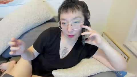 Snapshot of luxgray chatting on 8, 3, 2025 LuxGray online show from 8, 3, 2025