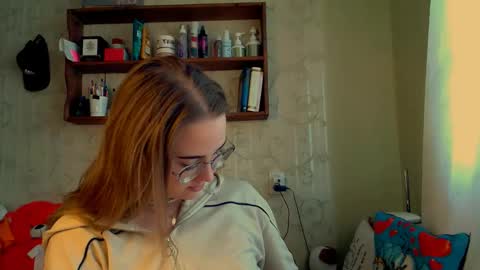 Snapshot of luxie_queen chatting on 22, 10, 2025 Katie online show from 22, 10, 2025