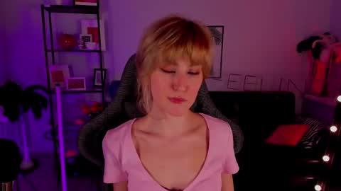 Snapshot of luxrayi chatting on 7, 1, 2025 Ray online show from 7, 1, 2025