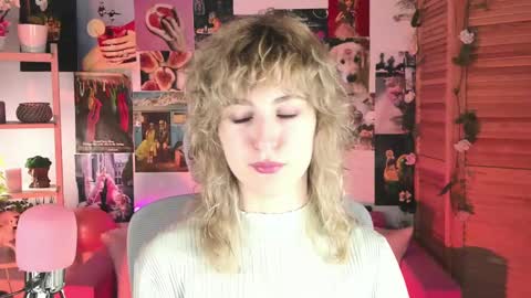 Snapshot of luxrayi chatting on 8, 1, 2025 Ray online show from 8, 1, 2025