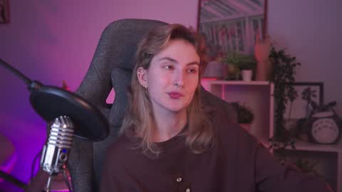 Snapshot of luxrayi chatting on 13, 1, 2025 Ray online show from 13, 1, 2025