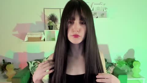 Snapshot of luxrayi chatting on 2, 2, 2025 Ray online show from 2, 2, 2025