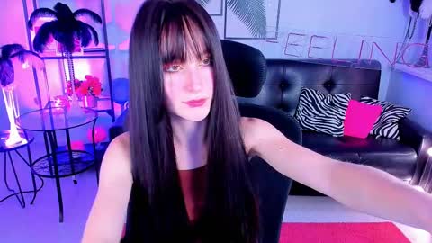 Snapshot of luxrayi chatting on 12, 2, 2025 Ray online show from 12, 2, 2025