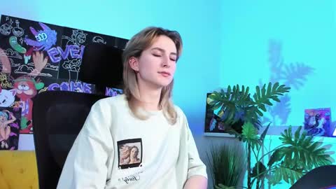 Snapshot of luxrayi chatting on 18, 2, 2025 Ray online show from 18, 2, 2025