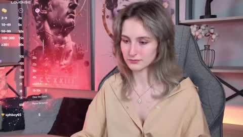 Snapshot of luxrayi chatting on 8, 10, 2025 Ray online show from 8, 10, 2025