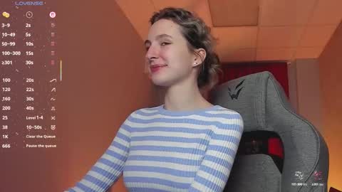 Snapshot of luxrayi chatting on 9, 10, 2025 Ray online show from 9, 10, 2025