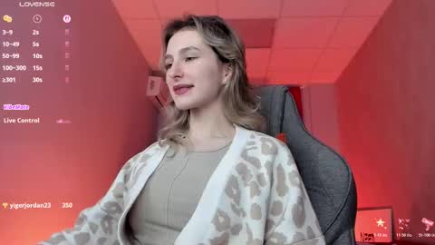 Snapshot of luxrayi chatting on 7, 11, 2025 Ray online show from 7, 11, 2025