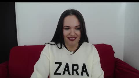 Snapshot of luxuriouss_s chatting on 24, 1, 2025 Laura online show from 24, 1, 2025