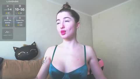 Snapshot of luxuryalma18 chatting on 5, 3, 2026 Alma online show from 5, 3, 2026