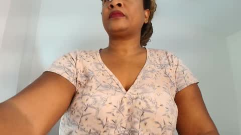 Snapshot of luxy_benet chatting on 16, 3, 2026 Big Benet online show from 16, 3, 2026