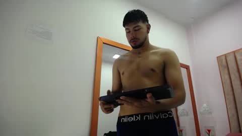 Snapshot of lyam_saenz chatting on 6, 11, 2025 lyam_saenz online show from 6, 11, 2025