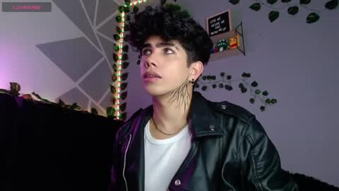 Lyle Bennett Freelance Model online show from 4, 12, 2024