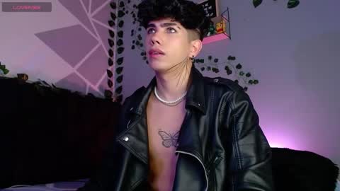 Lyle Bennett Freelance Model online show from 9, 12, 2024