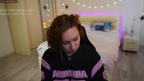 Snapshot of lylianrosse chatting on 28, 10, 2025 Lylian online show from 28, 10, 2025