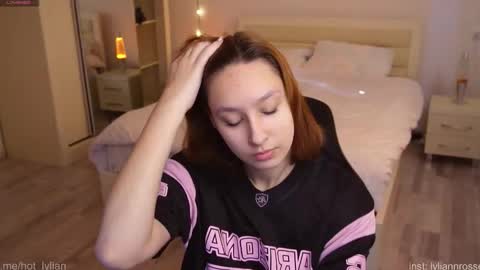 Snapshot of lylianrosse chatting on 3, 11, 2025 Lylian online show from 3, 11, 2025