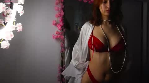 Snapshot of lylianrosse chatting on 9, 3, 2026 Lylian online show from 9, 3, 2026