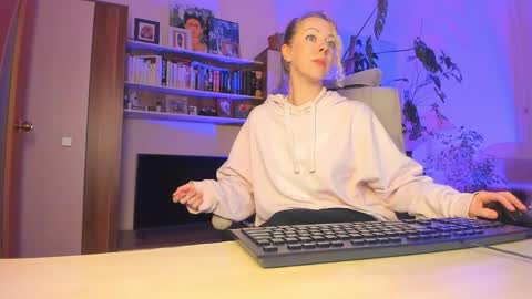 Lylith Skye NO NUDE model online show from 19, 4, 2026