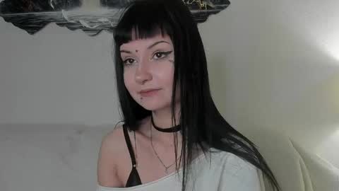 Mia online show from 28, 4, 2026