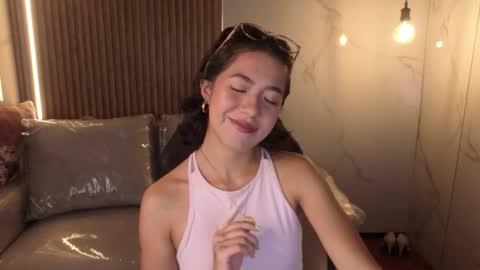 Snapshot of lynn_turner_ chatting on 17, 1, 2026 lynn_turner_ online show from 17, 1, 2026