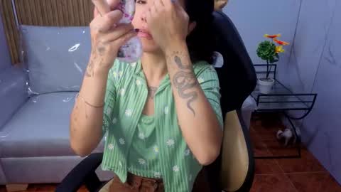 Snapshot of lynn_turner_ chatting on 3, 2, 2026 lynn_turner_ online show from 3, 2, 2026