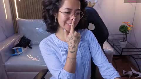 Snapshot of lynn_turner_ chatting on 6, 2, 2026 lynn_turner_ online show from 6, 2, 2026