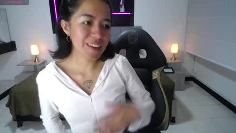 Snapshot of lynn_turner_ chatting on 7, 3, 2026 lynn_turner_ online show from 7, 3, 2026