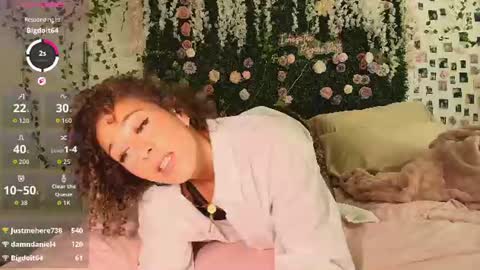 Snapshot of lyracovee chatting on 14, 6, 2026 Lyra online show from 14, 6, 2026