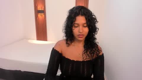 lyrafrost5 online show from 8, 1, 2026