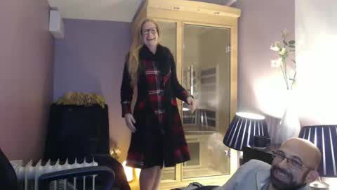 lyssaradivine online show from 2, 11, 2025