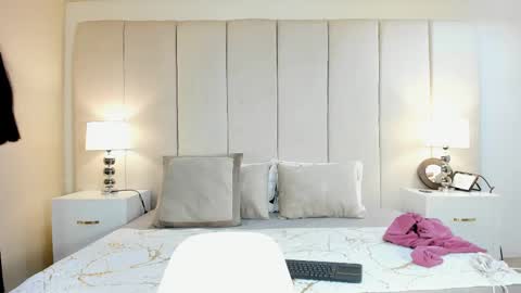 Lizzy smith  online show from 25, 2, 2025