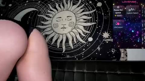 M0lly online show from 13, 7, 2026