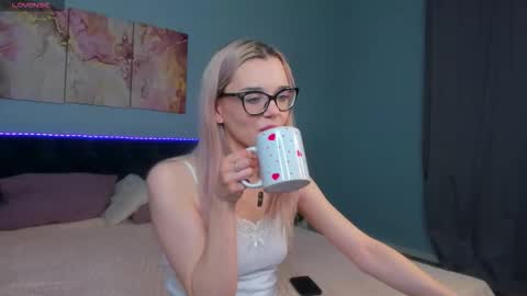 Snapshot of m1m1_angels chatting on 4, 3, 2026 Mimi GTM1 0200am-0945am Mon Tue Wed Thu Fri online show from 4, 3, 2026