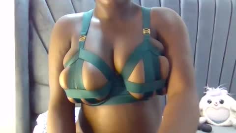 m_tits3 online show from 1, 11, 2025