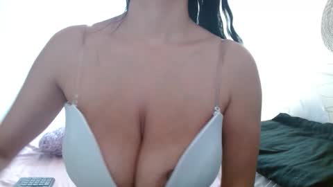 maaddy_thompson online show from 19, 11, 2025